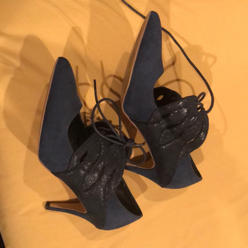 Navy blue heels